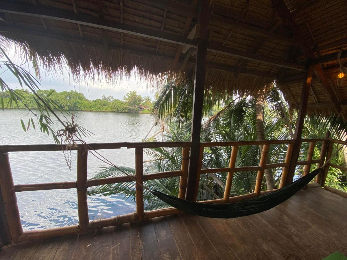 Arcadia Backpackers & Waterpark Hostel Kampot Exterior photo