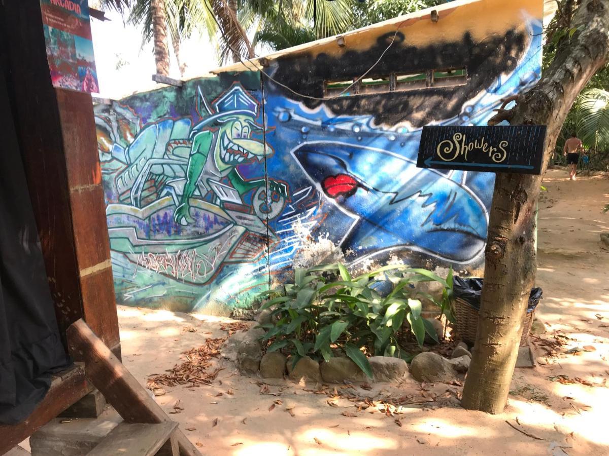 Arcadia Backpackers & Waterpark Hostel Kampot Exterior photo